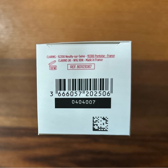 Brand new in box Clarins Double Serum anti aging (75ml) - Picture 14 of 14